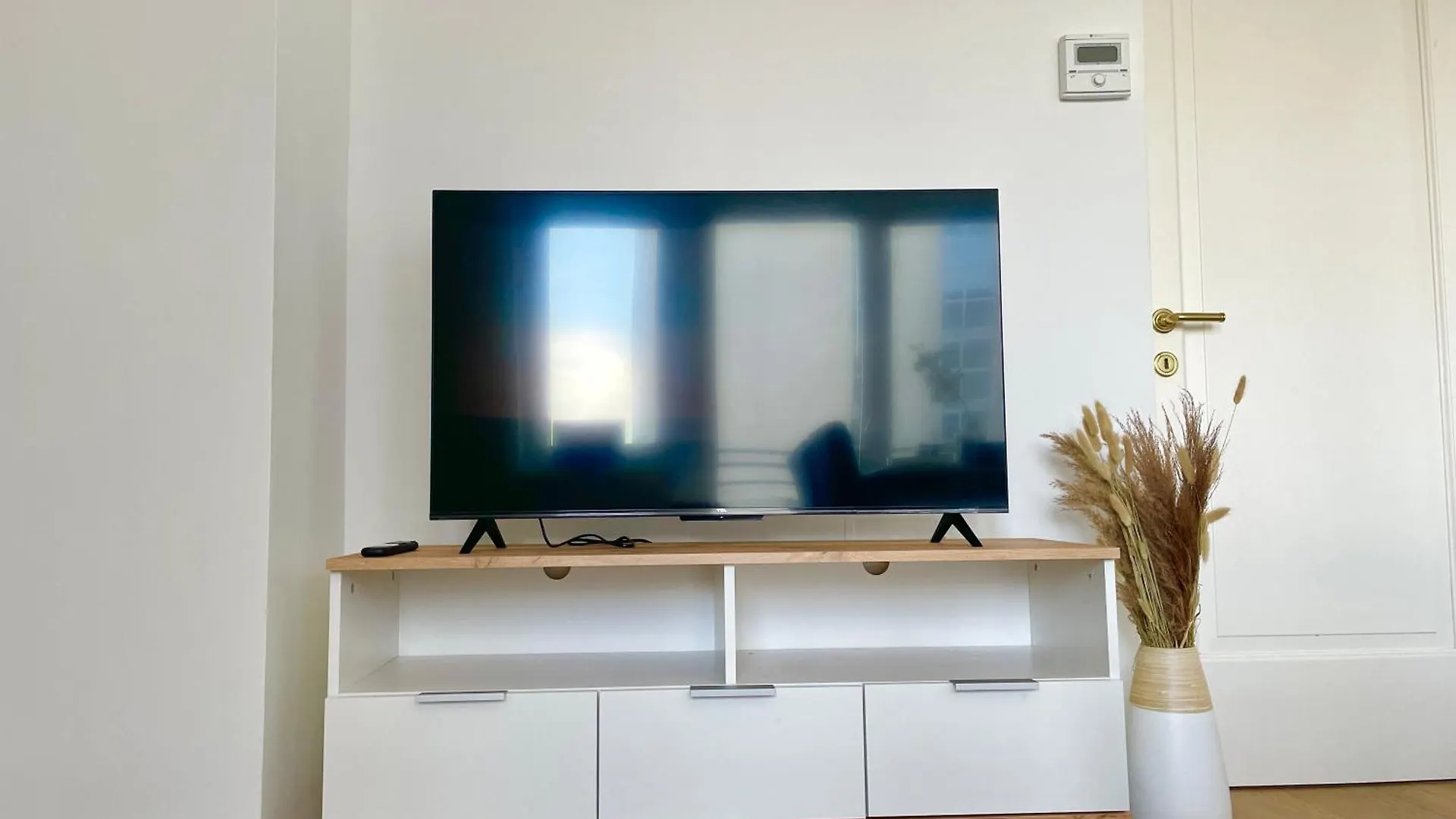 アパート Central Spacious Flat With Balcony City View ウィーン オーストリア