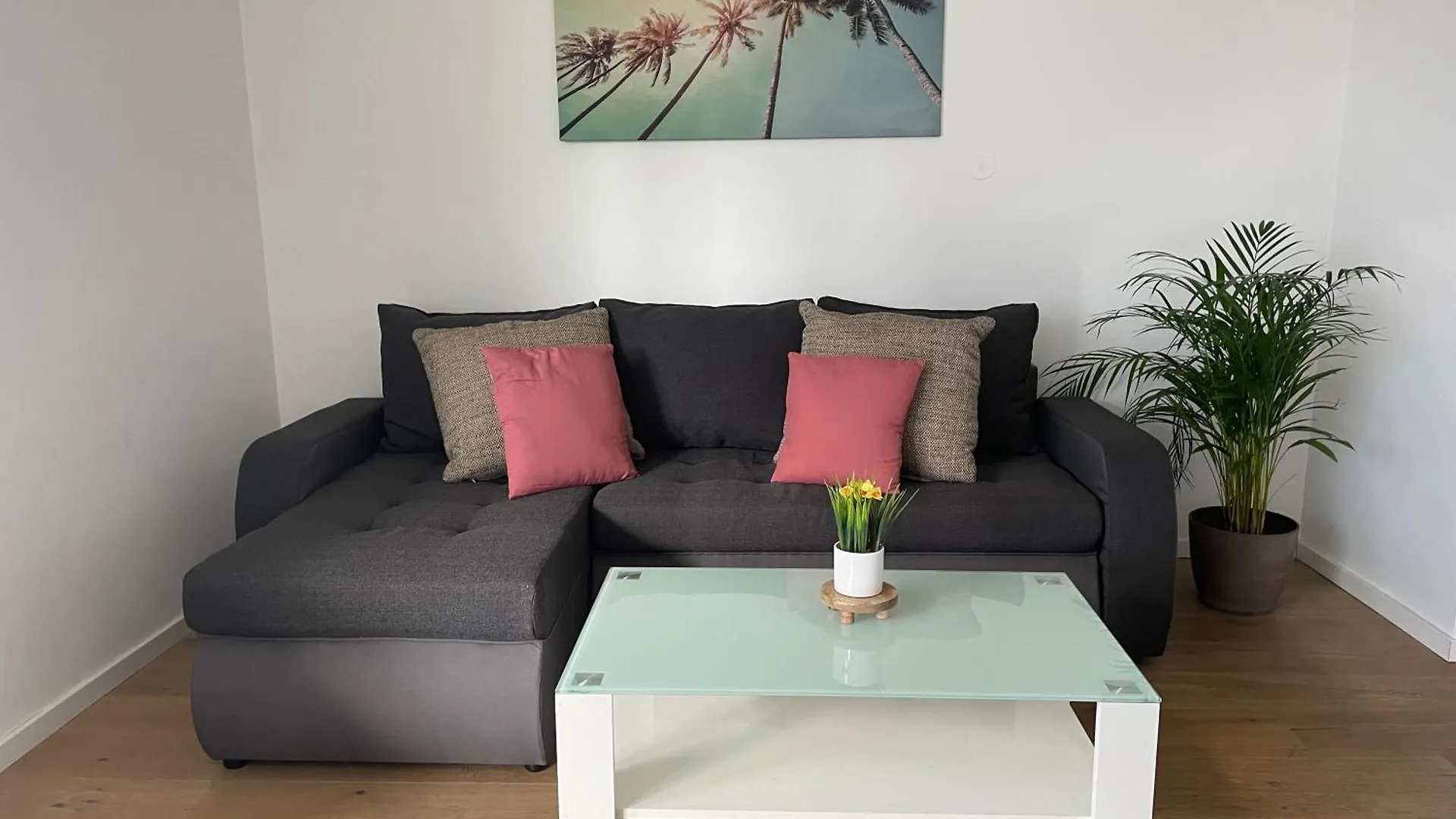 Central Spacious Flat With Balcony City View Wien Lägenhet